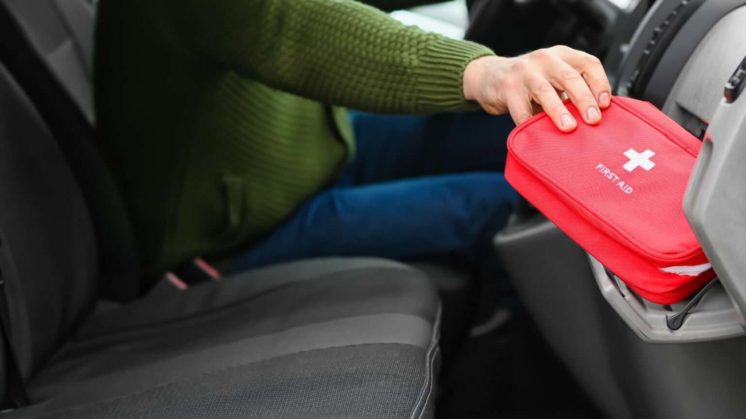 What to Pack in Your Rental Car Emergency Kit