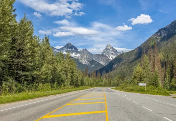 Home 1 The Ultimate Maritime Road Trip: Nova Scotia to Newfoundland in 10 Days