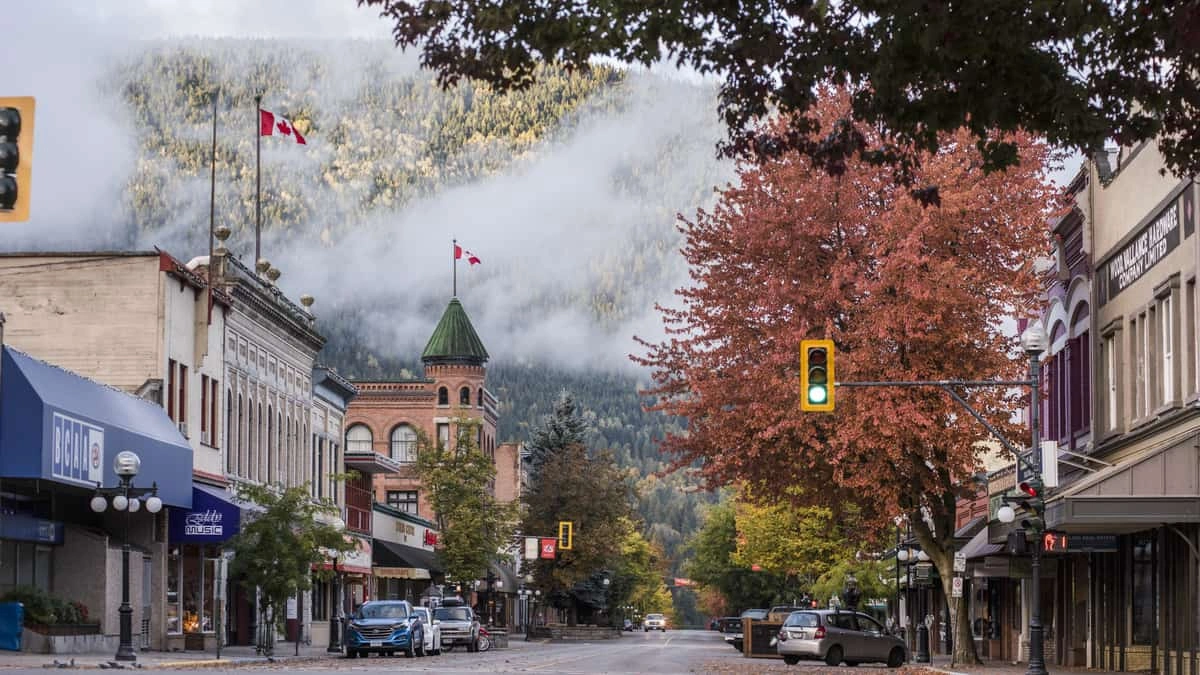 Exploring Vancouver’s Surrounding Small Towns by Car 1 Vancouver by Car