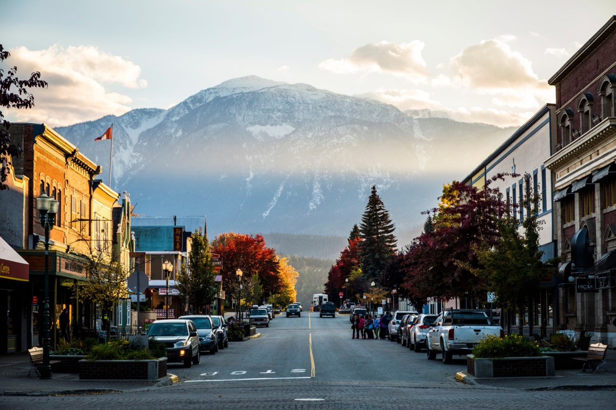 Richmond to Revelstoke: A Scenic Drive for Fall Colors and 4 Cozy Stops