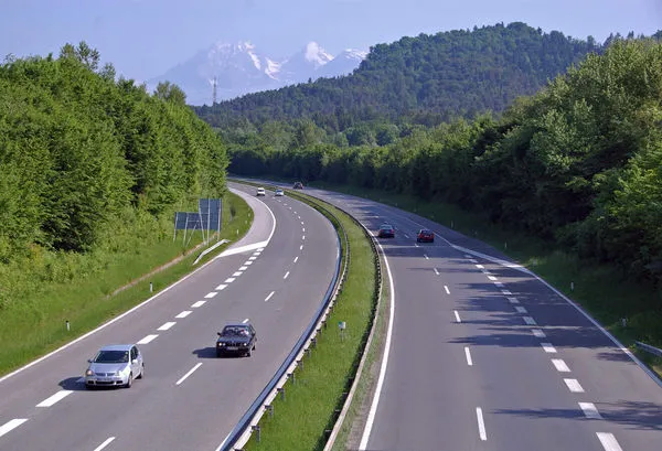 692 FreewaySlovenia Train or Car? Europe is a dreamland of cobblestone streets, rolling vineyards, coastal cliffs, and centuries-old architecture waiting at every turn. But deciding whether to explore it by car or rail can feel like a big dilemma. Here’s a friendly guide—with real talk, travel tips, and insights—to help you figure out which route fits your style best.
