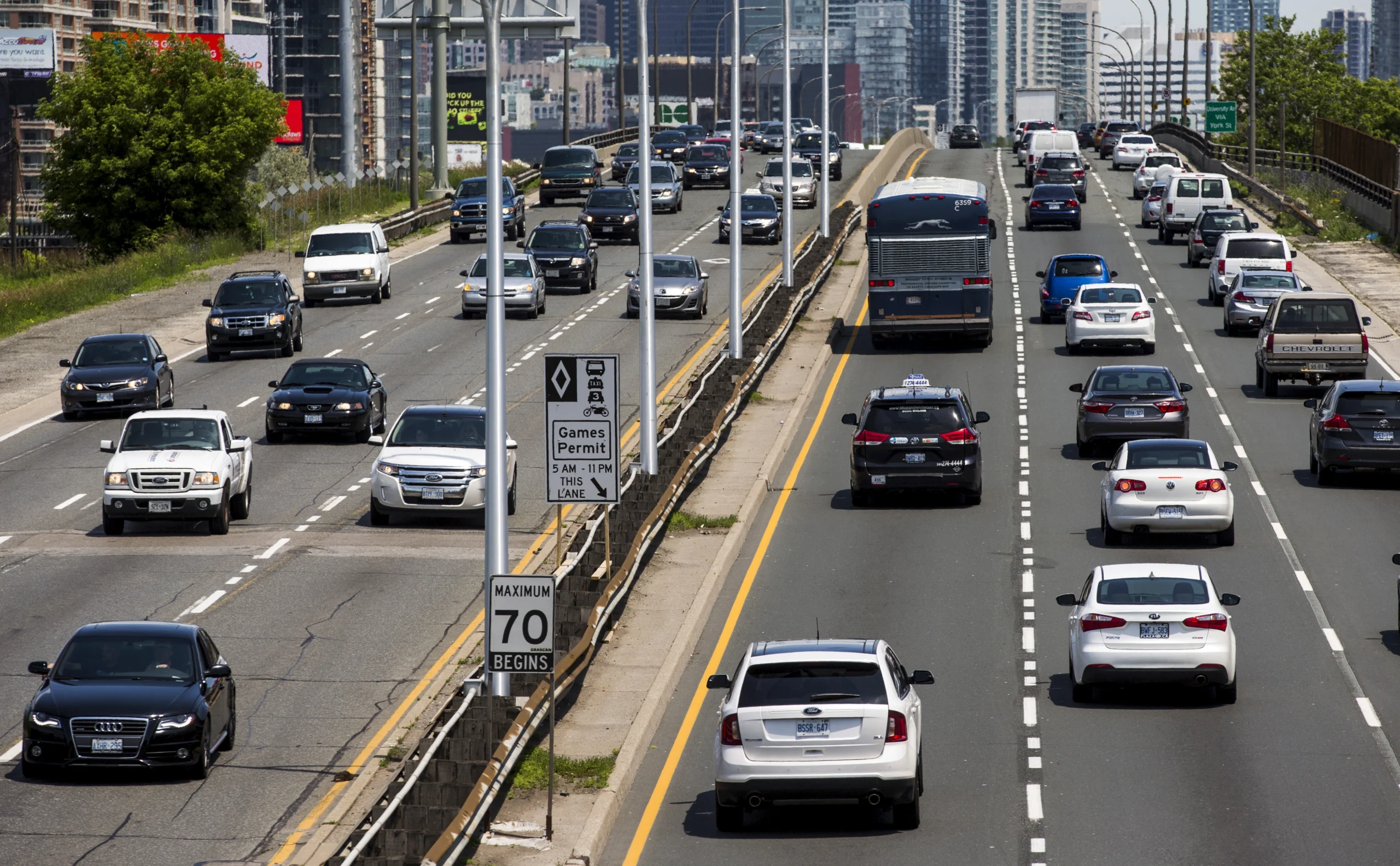 Cruise Through Calgary: How Renting a Car Gives You the Local Experience Tourists Miss 3 Cruise Through Calgary: How Renting a Car Gives You the Local Experience Tourists Miss