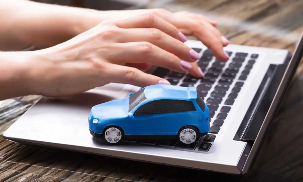 A girl searching for long term car rentals