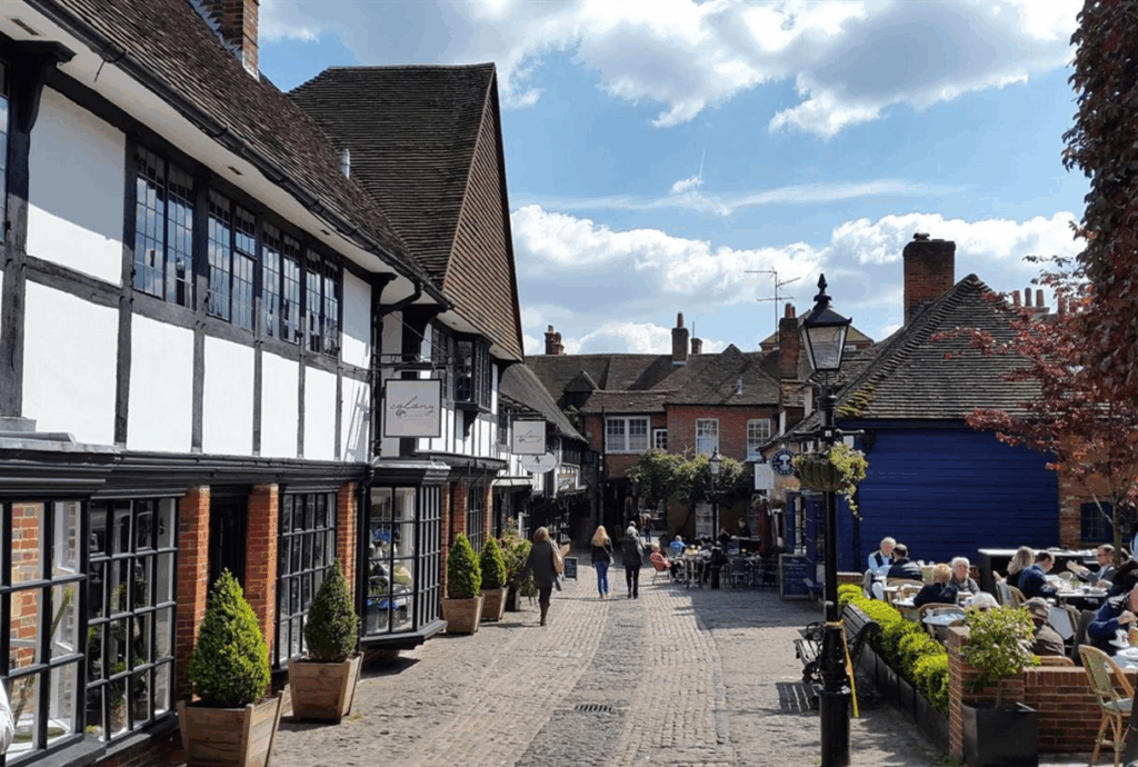 7 Seater Car Rental Surrey, BC – The Best Choice for Group Travel 7 7 Seater Car Rental Surrey, BC – The Best Choice for Group Travel