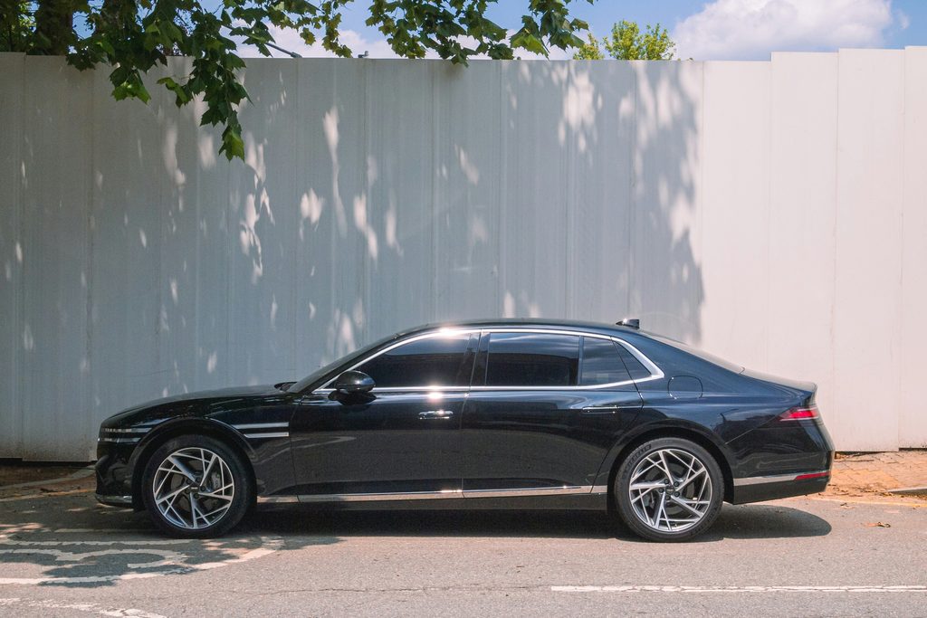 Day Car Rental Near Me: The Easy and Smart Way to Rent for a Day 2 seungmin yoon Y1aznu6hxbE unsplash Day car rental near me is what you search when you need a car for just a day or two, close to where you are. You do not want a long booking. You just need wheels for a quick job. Maybe you have errands and shopping. Maybe you have a day trip planned. Maybe your own car is in the shop for the day. Whatever the reason, this guide shows you the easy and smart way to rent a car for a day near you.